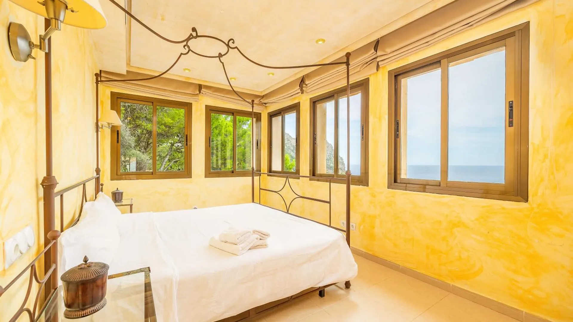 אנדרטקס Villa Cala Llamp ספרד